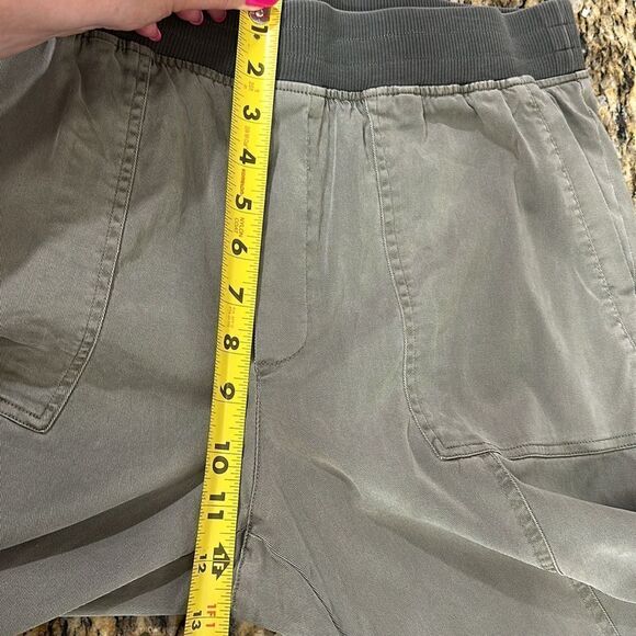 Soft Surroundings Olive Green Elastic Waist Straight Leg Pants Size M - Picture 10 of 10